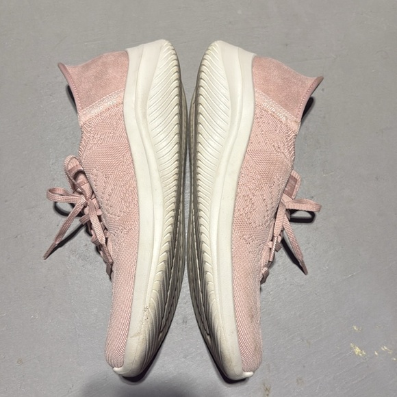 Skechers Women's Martha Stewart Ultra Flex Back on Track Hands Free Slip-ins - Picture 4 of 8